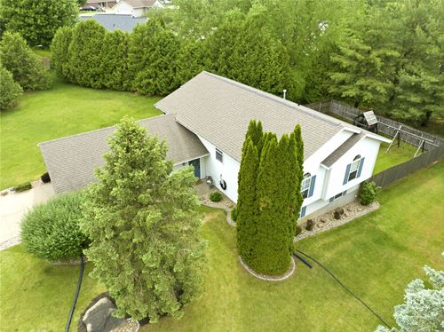 105 Richland Ave, Urbana, IA, 52345-9021 | Card Image