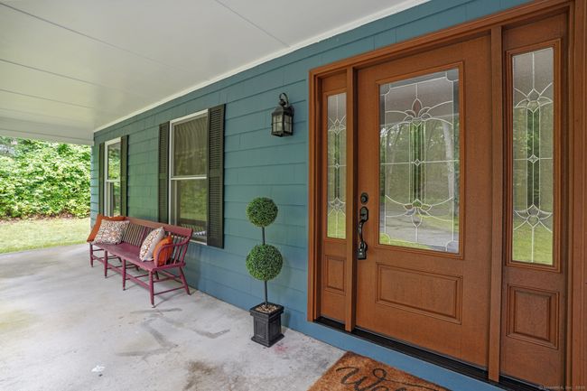 142 Sunset Dr, House other with 3 bedrooms, 3 bathrooms and 6 parking in Killingly CT | Image 4