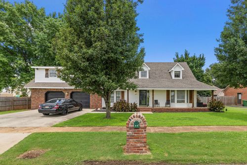 306 Fulton St, Muscle Shoals, AL, 35661-3670 | Card Image