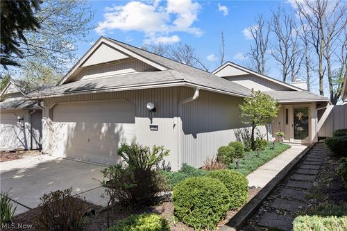 13081 Olympus Way, Strongsville, OH, 44149-3240 | Card Image