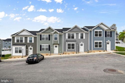 3084 Clinton Avenue, CHAMBERSBURG, PA, 17201 | Card Image