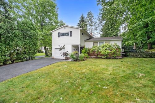 21 Tanglewood Rd, Scarsdale, NY, 10583-4641 | Card Image