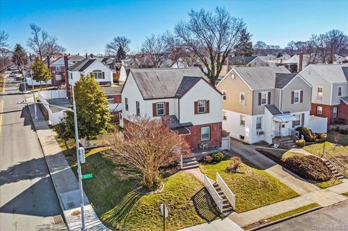 58-03 212th St, Bayside Hills, NY, 11364-1821 | Card Image