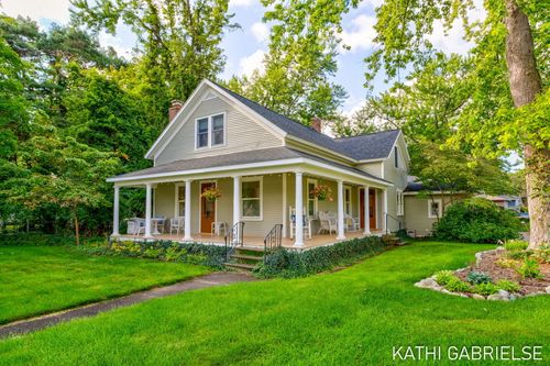 379 S Lake Ave, Spring Lake, MI, 49456-2177 | Card Image