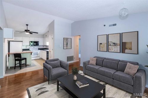 unit-a-902 Hanna Place Ct, Manchester, MO, 63021-6887 | Card Image