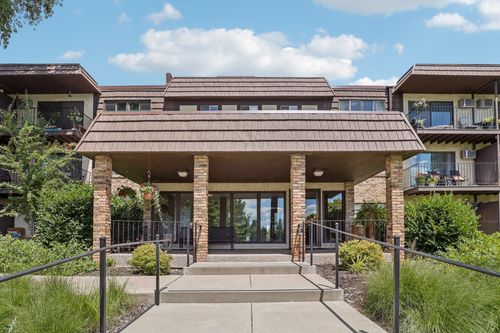 apt-104-215 Barry Ave S, Wayzata, MN, 55391-1643 | Card Image