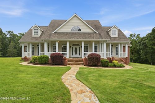 60 Grand Blvd, Hattiesburg, MS, 39402-8381 | Card Image