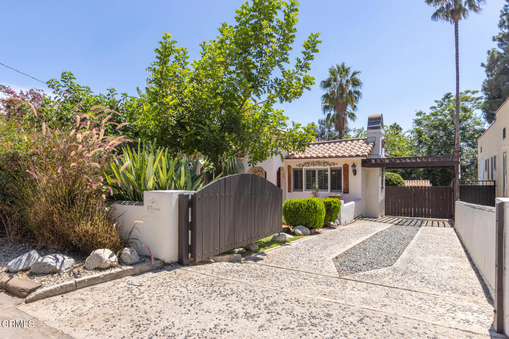 Residential in Altadena 5