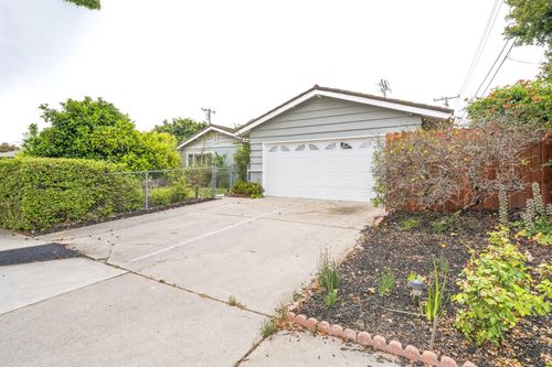 87 Santa Ana Ave, SANTA BARBARA, CA, 93111-2155 | Card Image