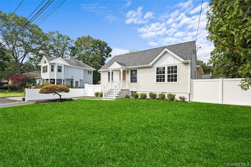 6 Cleveland St, Nesconset, NY, 11767-2910 | Card Image