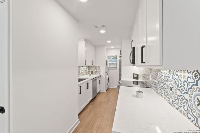 APT-101 - 2718 Old Field Dr, Townhouse with 2 bedrooms, 3 bathrooms and null parking in San Antonio TX | Image 10