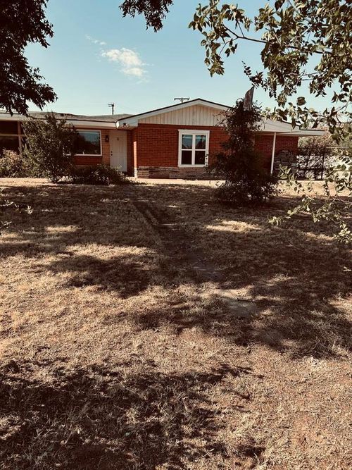 4-126 Coliseum Dr, Snyder, TX, 79549-3806 | Card Image