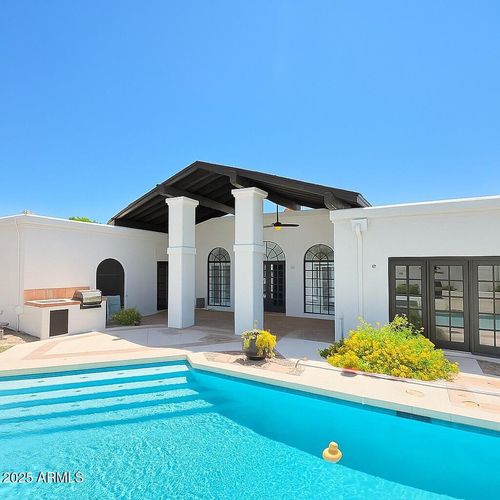 6208 E Paradise Ln, Scottsdale, AZ, 85254-1304 | Card Image