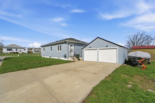 2409 Mckinley St, Perry, IA, 50220-2022 | Card Image