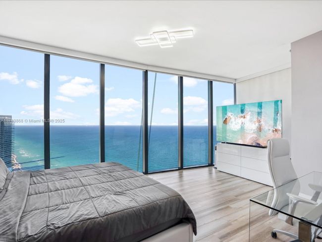 APT-5505 - 18555 Collins Ave, Condo with 3 bedrooms, 5 bathrooms and null parking in Sunny Isles Beach FL | Image 23