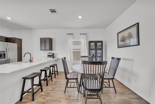 35h-752 Circle Way, Jarrell, TX, 76537-1924 | Card Image