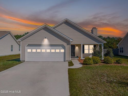 204 Red Carnation Dr, Holly Ridge, NC, 28445-7942 | Card Image