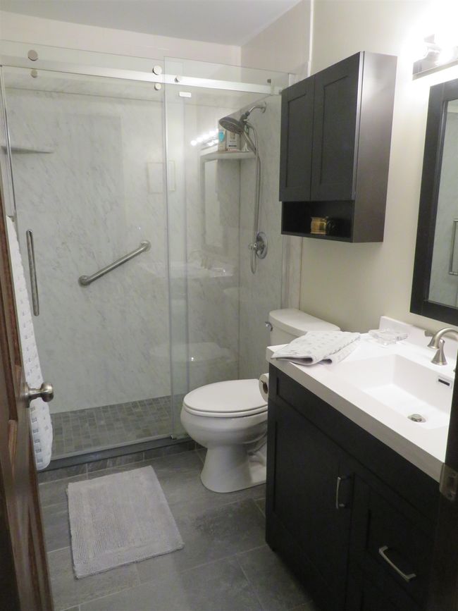 APT-1 - 714 #1 Kiwanis Dr, Condo with 2 bedrooms, 1 bathrooms and null parking in Freeport IL | Image 13