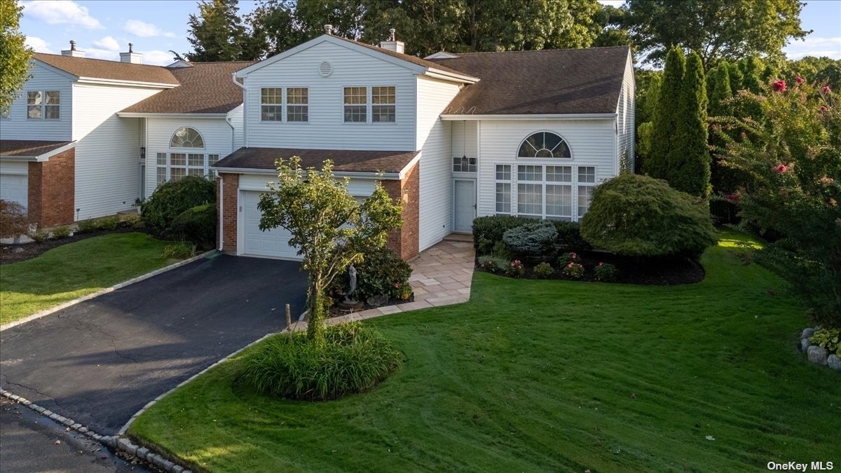 Fairway View Dr, Commack, NY 11725