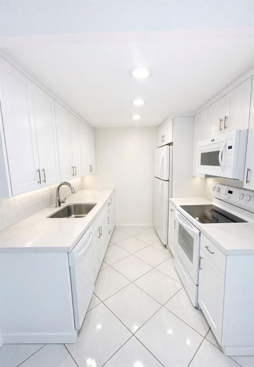 2009-2009 Cornwall A, Boca Raton, FL, 33434-4832 | Card Image