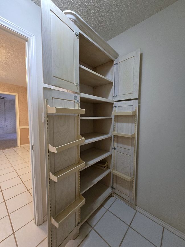 Laundry Room - Pantry | Image 15