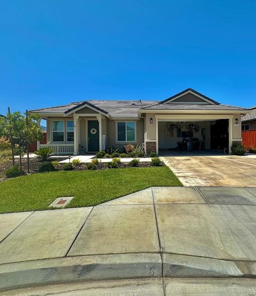 688 Sacramento Way, Hollister, CA, 95023-9834 | Card Image