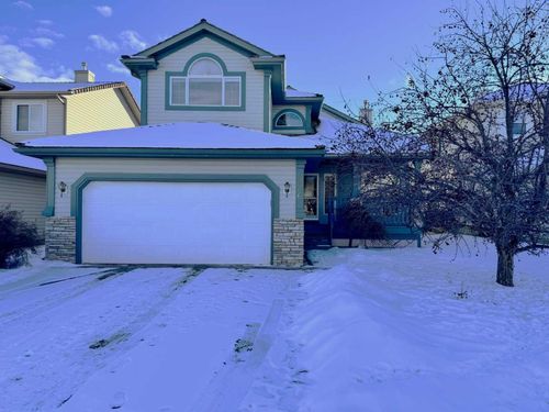 206 Valley Glen Bay Nw, Home with 4 bedrooms, 3 bathrooms and 4 parking in Calgary AB | Card Image