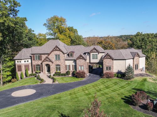 1403 Riverwood Ln, Powell, OH, 43065-6103 | Card Image