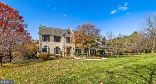 2 Hillsyde Ct, Cockeysville, MD, 21030-1750 | Card Image