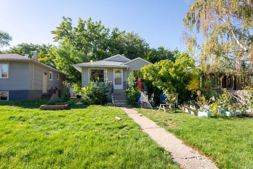 950 12a St S, Lethbridge, AB, T1J2T7 | Card Image