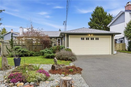 10301 Gabriola Pl, Sidney, BC, V8L3J8 | Card Image