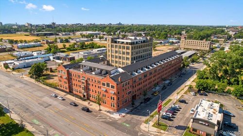 601t-6533 E Jefferson Ave, Detroit, MI, 48207-3784 | Card Image