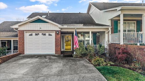 5242 Brig Ln, Knoxville, TN, 37914-2823 | Card Image