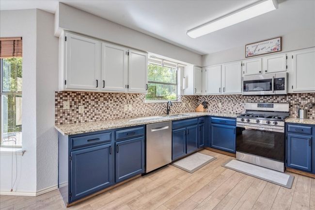 8210 Landsman Dr, House other with 4 bedrooms, 3 bathrooms and 4 parking in Austin TX | Image 6