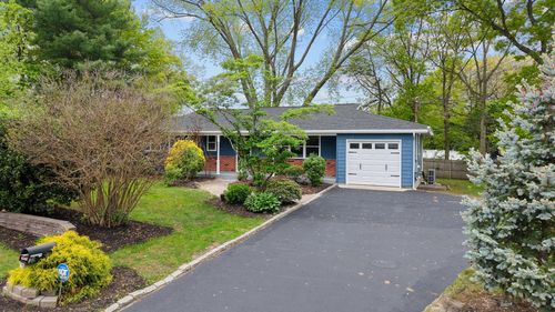 16 Smith St, Nesconset, NY, 11767-3329 | Card Image