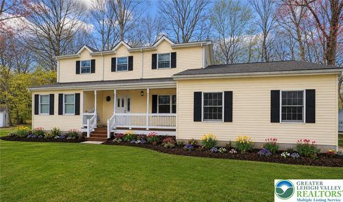 111 Brewster Way, East Stroudsburg, PA, 18301-8524 | Card Image