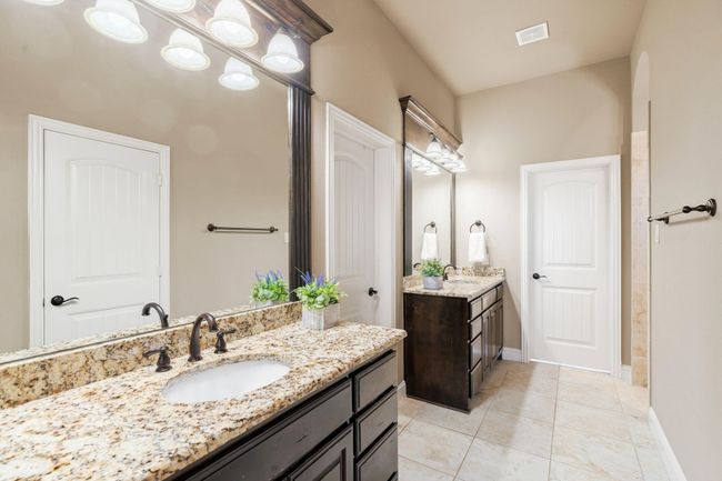 617 Zmolek Rd, House other with 3 bedrooms, 3 bathrooms and null parking in Ennis TX | Image 16