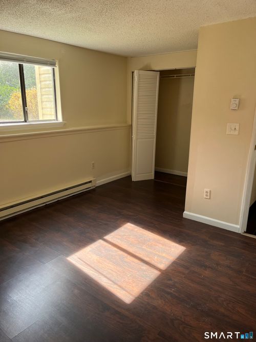 20-20 Burgundy Hill Ln, Middletown, CT, 06457-6329 | Card Image