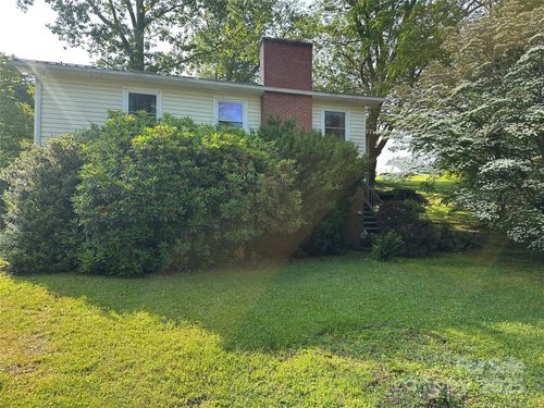 180 White Dogwood Ln, Lake Junaluska, NC, 28745-9797 | Card Image