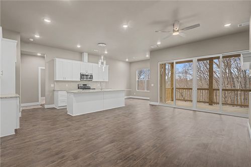 2 Celtic Ln, Bella Vista, AR, 72714-3918 | Card Image