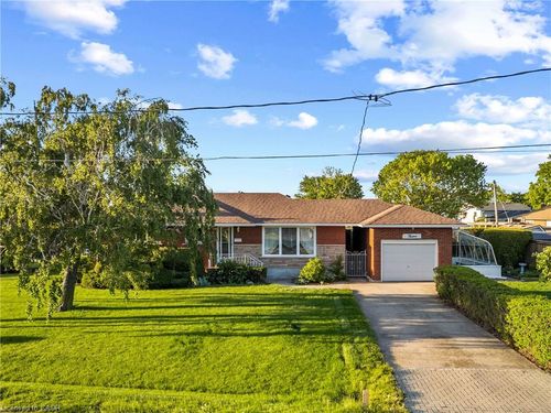 12 Lorne Ave, Grimsby, ON, L3M2H5 | Card Image