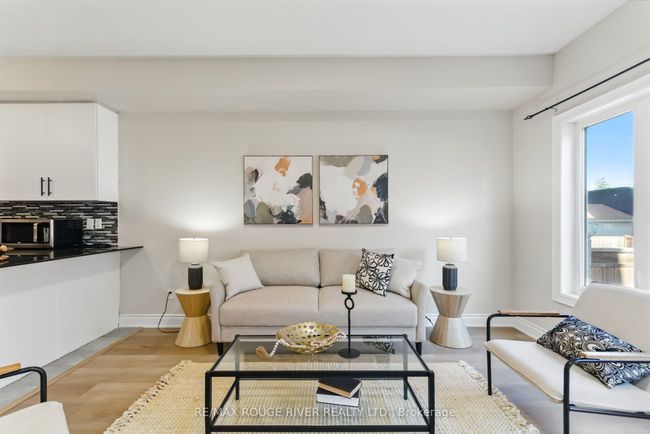 4 Prospect Way, House attached with 3 bedrooms, 3 bathrooms and 1 parking in Whitby ON | Image 18