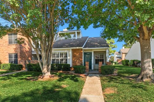 709 Creekwood Dr, Lewisville, TX, 75067-5370 | Card Image