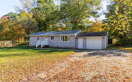 2591 Chapel Rd, Bennington, VT, 05201-8343 | Card Image