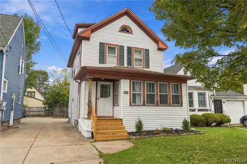 2624 Porter Rd, Niagara Falls, NY, 14305-3226 | Card Image