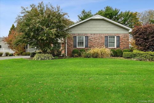 21 Colgate Ln, Woodbury, NY, 11797-2207 | Card Image