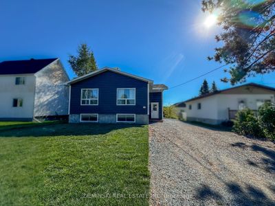 213 Teefy St, House other with 2 bedrooms, 2 bathrooms and 3 parking in Iroquois Falls ON | Image 1