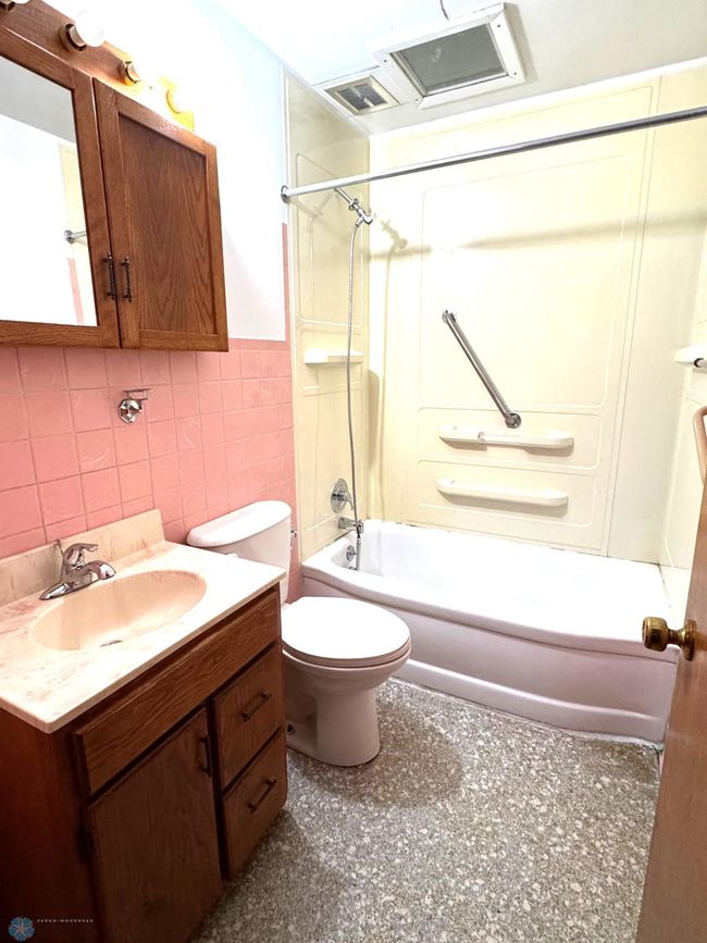 Full bath on main floor | Image 16
