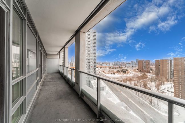 1802 - 30 Herons Hill Way, Condo with 2 bedrooms, 1 bathrooms and null parking in North York ON | Image 24