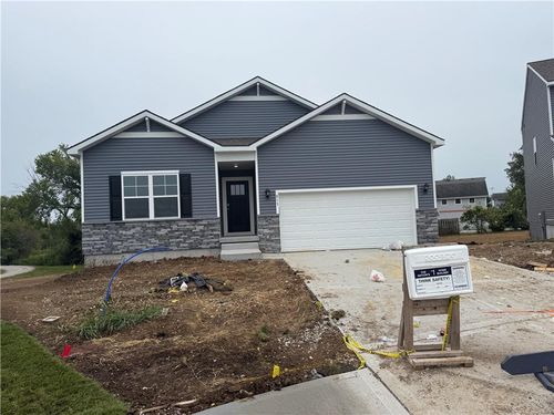 813 Bentley Dr, Belton, MO, 64012-2227 | Card Image